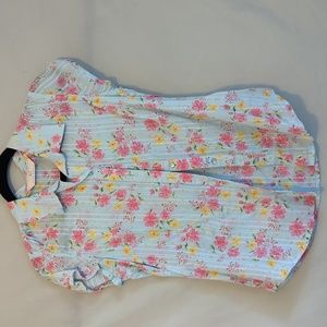 Cutest light blue & pink 🩷 yellow flower detail button up short sleeve shirt